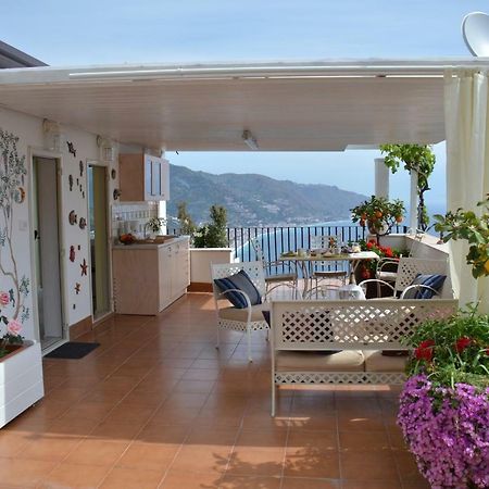 Bed and Breakfast L'Attico Taormina Exterior foto